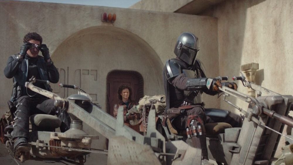 The Mandalorian “Chapter Five: the Gunslinger” Has One Small Oasis in a Desert of Dullness