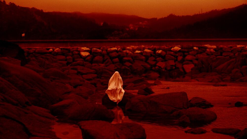 Red Moon Tide