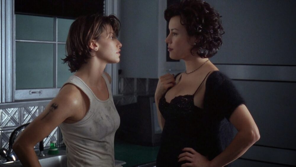 Bound 1996 movie review